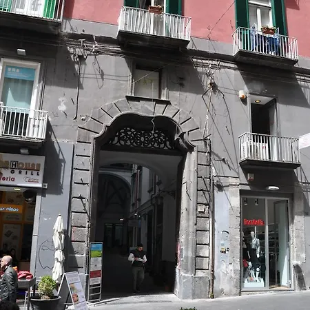 I Tre Cavalieri A Chiaia 게스트하우스 *